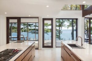Raisons de construire une maison sur mesure sur votre propriété riveraine